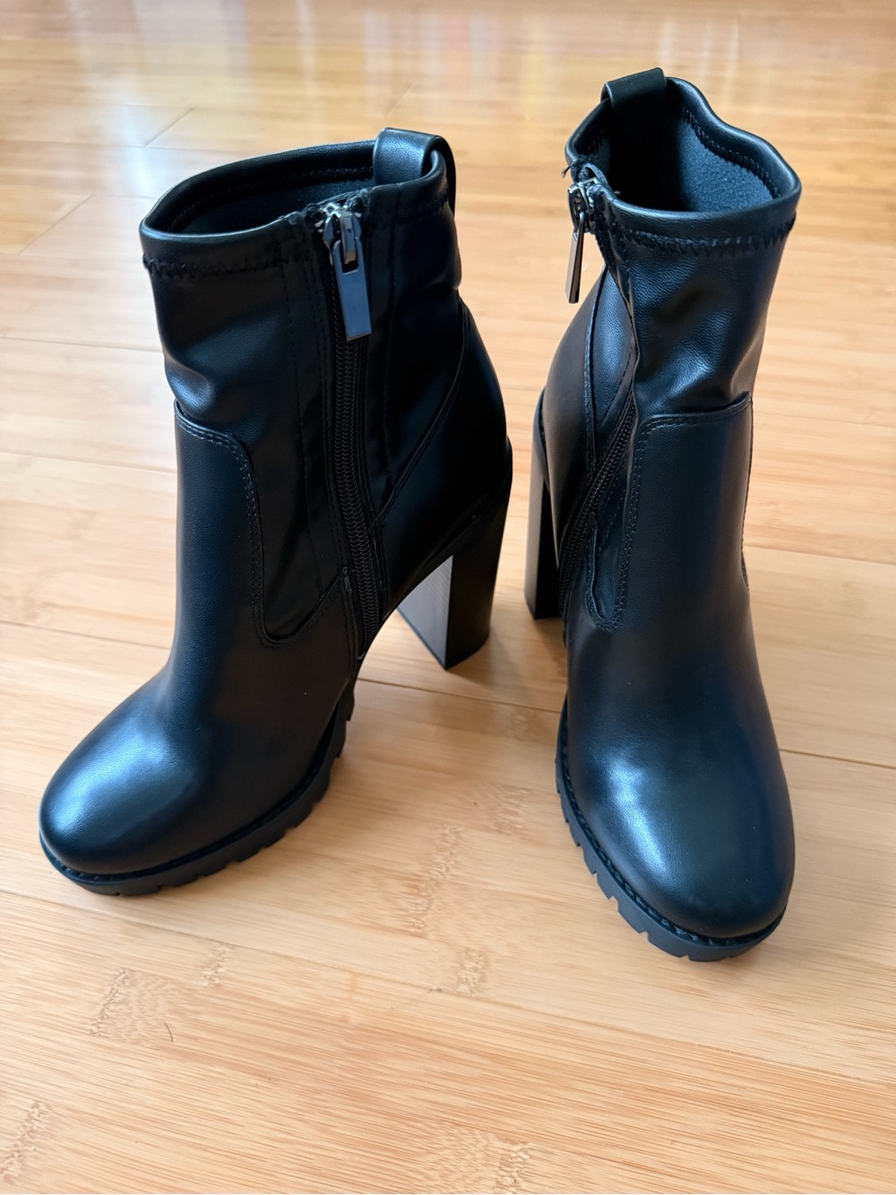BCBGeneration - Pella - Platform Ankle Bootie - Black - Size 7.5